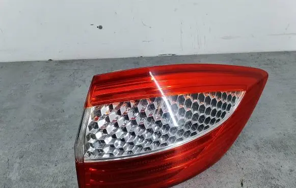 Ford Mondeo MK IV Rear/tail lights 7S71-13404-B