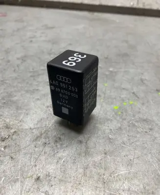 Audi A4 S4 B6 8E 8H Other relay 4A0951253 898700000