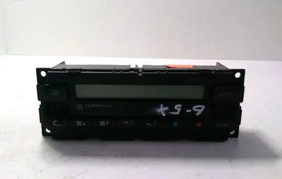Volkswagen PASSAT B5.5 Climate control unit