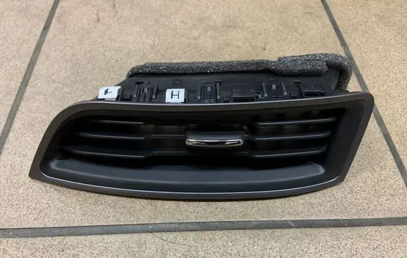 Ford Edge II Dash center air vent grill EM2B19C682 EM2B19C682AM3DMD