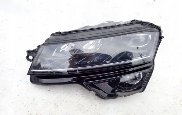 Skoda Karoq Headlight/headlamp