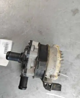 Volvo C40 Electric auxiliary coolant/water pump 32339380 32339379