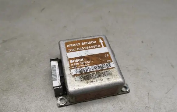 Audi A4 S4 B5 8D Airbag control unit/module 8A0959655B 0285001037