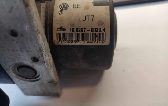 Volkswagen Caddy ABS Pump 2K0907379A 00009496E2 10097003173