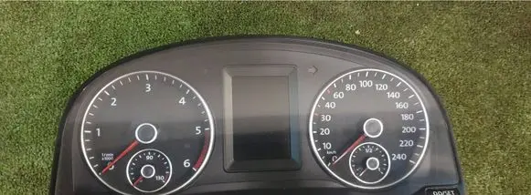 Volkswagen Caddy Speedometer (instrument cluster) 2K5920866C