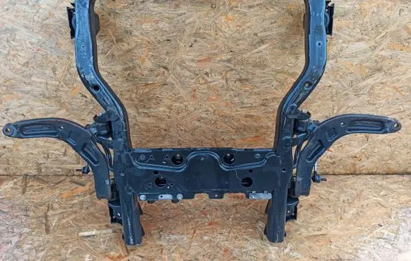 Volkswagen Transporter - Caravelle T6 Engine mounting bracket 