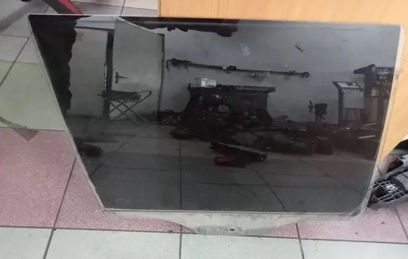 Toyota Avensis T250 Rear door window glass DOT24M68AS2 43R00048 17182213452