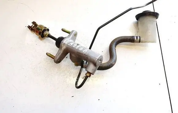Toyota Avensis T220 Clutch master cylinder 