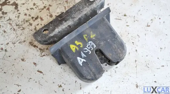 Audi A3 S3 8P Tailgate/trunk/boot lock/catch/latch 8L0827520C
