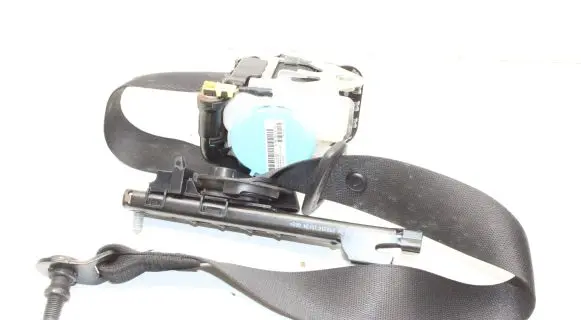 Infiniti Q30 Front seatbelt
