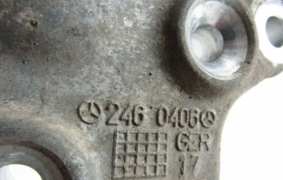 Mercedes-Benz A W176 Rear wheel hub 2460406