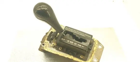 Audi 80 90 S2 B4 Gear shifter/selector 893713109