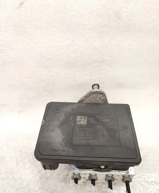 Mercedes-Benz C AMG W205 ABS Pump A2539011400