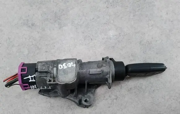 Skoda Fabia Mk2 (5J) Ignition lock 4B0905851C