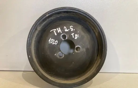 Volkswagen Transporter - Caravelle T4 Power steering pump pulley 