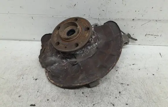 Volvo S60 Front wheel hub P39960628 9461943 39960628