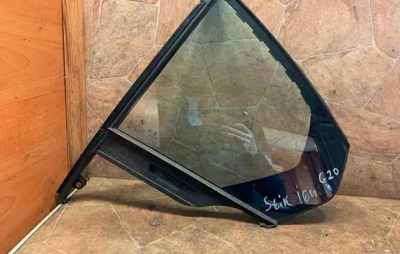BMW 3 G20 G21 Rear side window 7956343