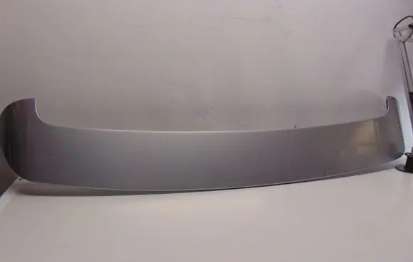 Tailgate/trunk spoiler