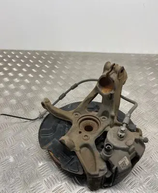 Seat Leon (5F) Front wheel hub 5Q0615311D 091402S 5Q0615105