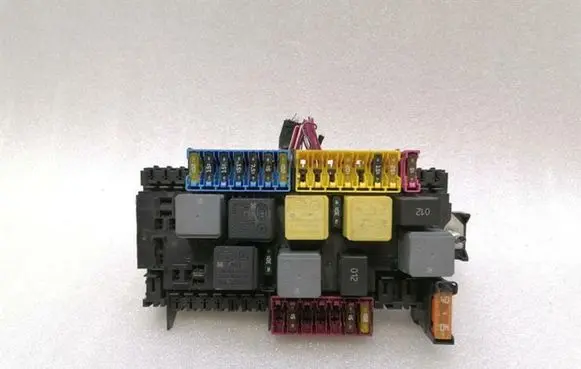 Mercedes-Benz GLS X166 Fuse module A1669068201