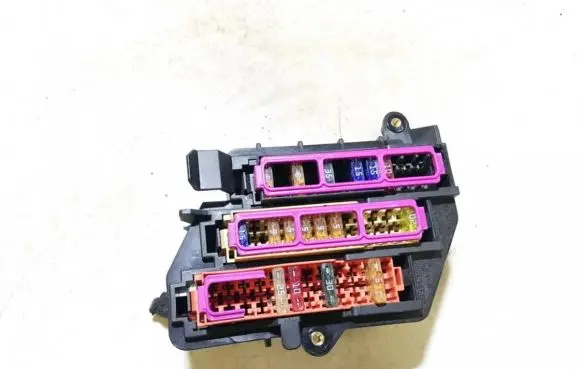 Audi A6 S6 C6 4F Fuse box set 4f2971845a