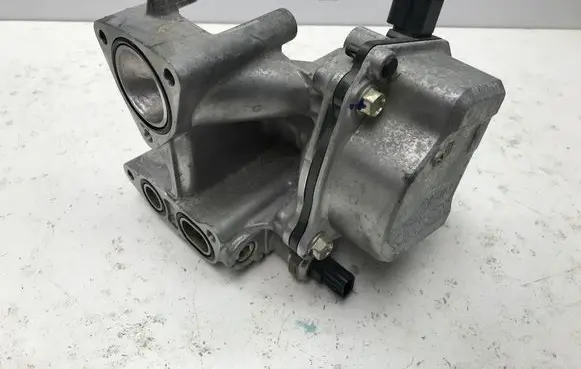 Engine oil radiator