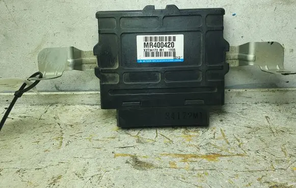 Mitsubishi Pajero ABS control unit/module MR400420 X2T34172
