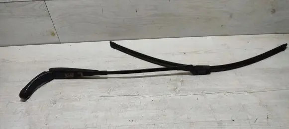 Opel Astra K Front wiper blade arm 13418980