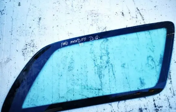 Ford Mondeo MK II Rear side window