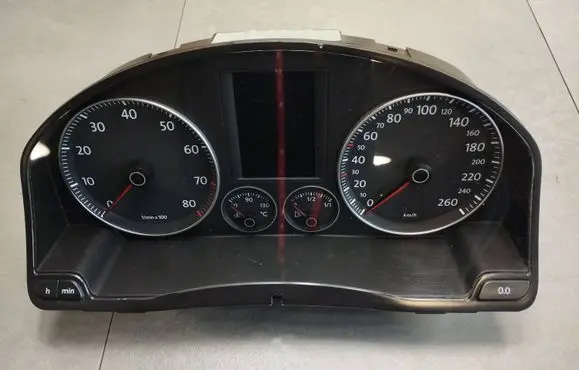 Volkswagen Golf V Speedometer (instrument cluster) 1K0920870E VWZ7Z0C8155718