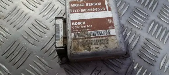 Audi A4 S4 B5 8D Airbag control unit/module 8a0959655b 0285001037