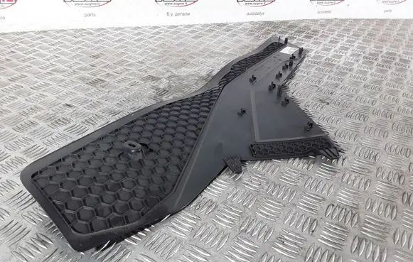 Volkswagen Tiguan Dashboard lower bottom trim panel 5NB863045