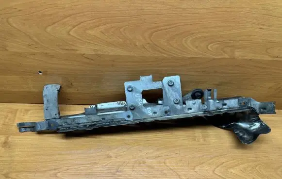 BMW 7 F01 F02 F03 F04 other engine part 7575137 10891