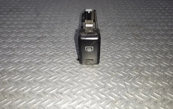 Opel Frontera B Windscreen/window heater switch M18872
