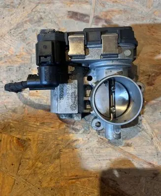 Seat Ibiza IV (6J,6P) Throttle valve 04C133062C