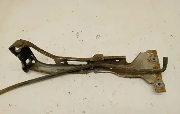 Audi A4 S4 B9 Fender mounting bracket 8W0821135C