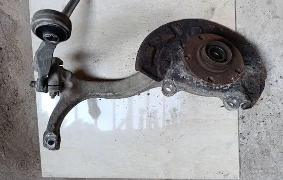 Audi A4 S4 B6 8E 8H Front wheel hub