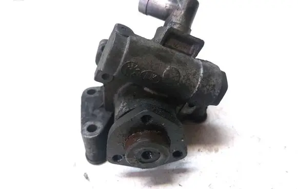 Mercedes-Benz C W203 Power steering pump A6112300115