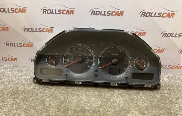 Volvo V70 Speedometer (instrument cluster) 30682287 8673802 8602886