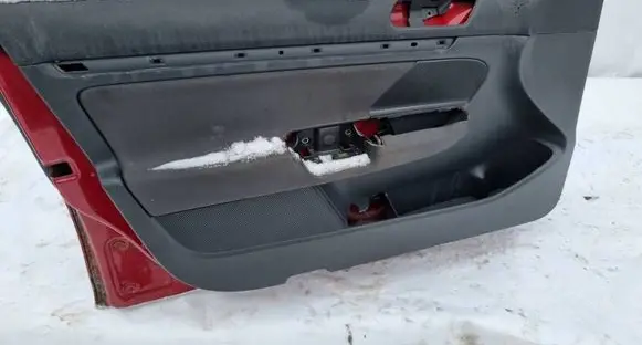 Volkswagen Jetta V Front door card panel trim 