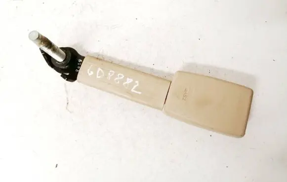 Nissan Quest Rear seatbelt buckle