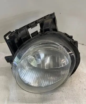 Nissan Juke I F15 Headlight/headlamp