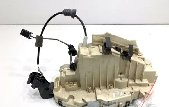 Mercedes-Benz S W221 Rear door lock 450811631R