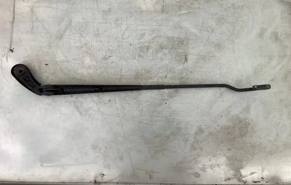 Chrysler Voyager Front wiper blade arm 477364