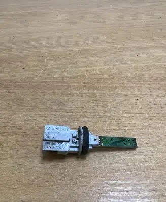 Volkswagen PASSAT CC Oil temperature sensor 1K0907543E D6905