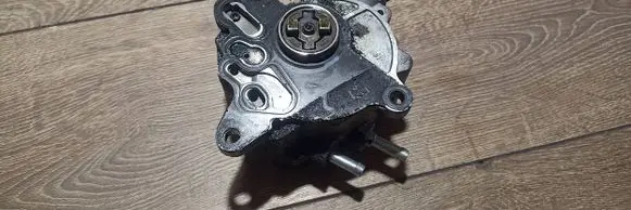 Audi A4 S4 B7 8E 8H Vacuum pump 03g145209