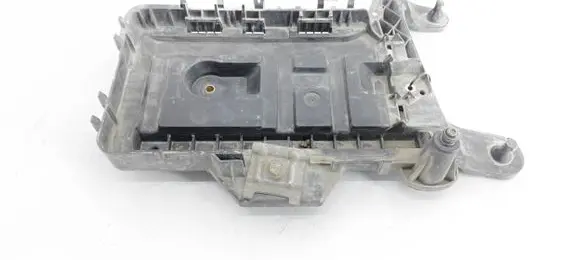 Volkswagen Caddy Battery tray 1K0915333