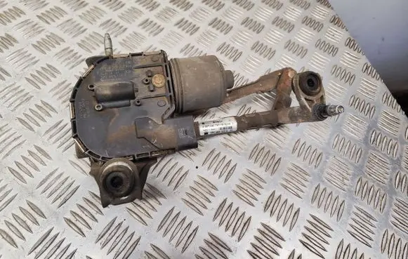 Seat Altea XL Front wiper linkage and motor 5P0955023E 5P0955119B
