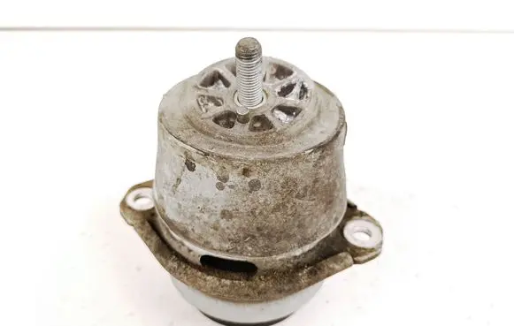 Engine mount bracket