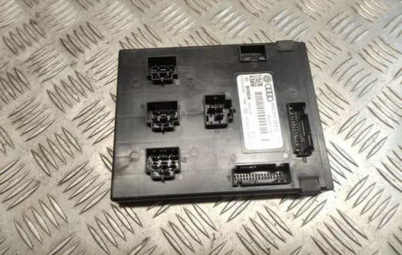 Audi A4 S4 B8 8K Comfort/convenience module 8K0907063C